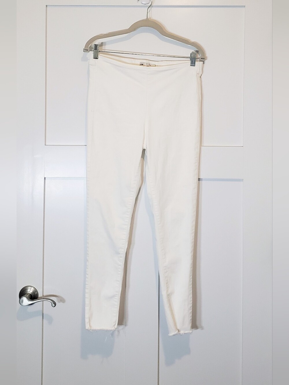 Free People Easy Goes It Leggings Jeggings White Cropped Stretch Frayed Hem 29